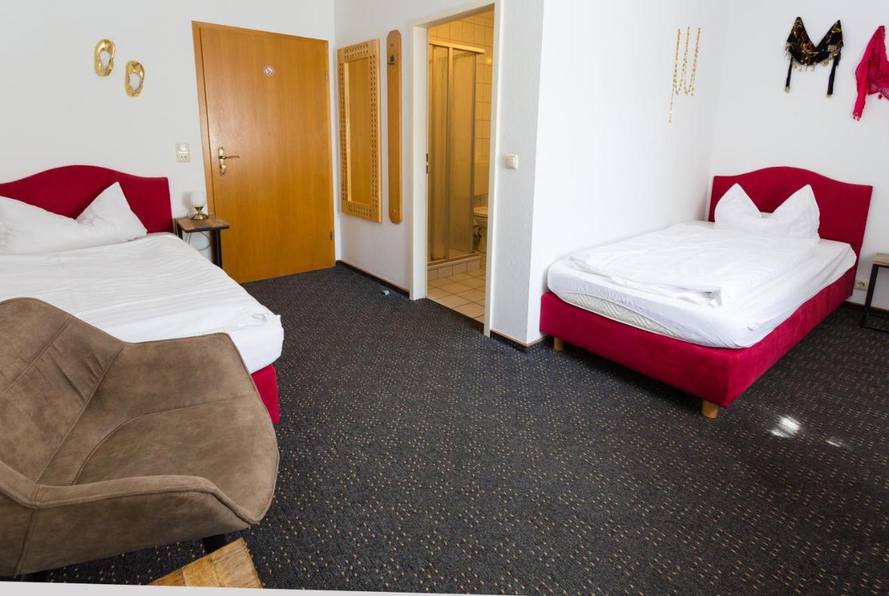Hotel & Ferienwohnungen Bohlenblick Saalfeld Saale Bagian luar foto