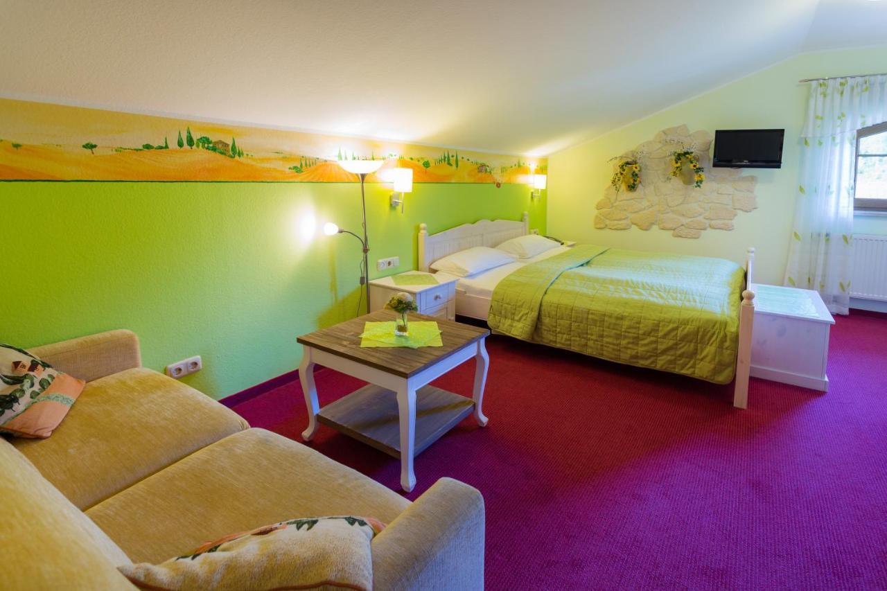 Hotel & Ferienwohnungen Bohlenblick Saalfeld Saale Bagian luar foto